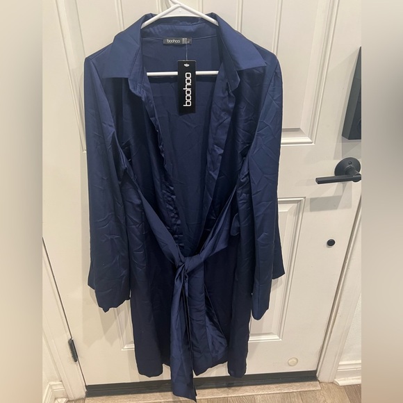 NWT SZ 16 maternity Boohoo Midnight Blue navy Satin button down midi dress - Picture 8 of 11